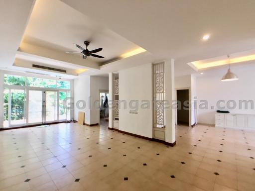 3-Bedrooms modern Townhouse For Rent in secure compound