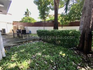 3-Bedrooms Townhouse with Garden in secure compound - Sukhumvit 49.