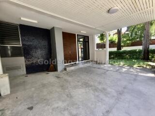 3-Bedrooms Townhouse with Garden in secure compound - Sukhumvit 49.