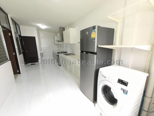 3-Bedrooms Townhouse with Garden in secure compound - Sukhumvit 49.