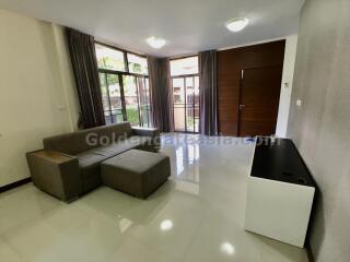 3-Bedrooms Townhouse with Garden in secure compound - Sukhumvit 49.