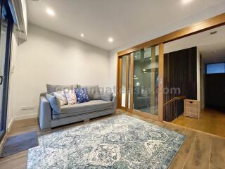 3-Bedrooms Modern Townhome - Ekamai