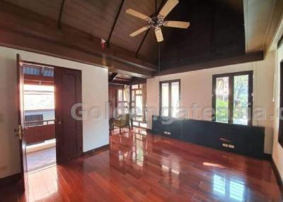 3-Bedrooms Thai Style Modern House with private pool in secure compound - Ekamai BTS