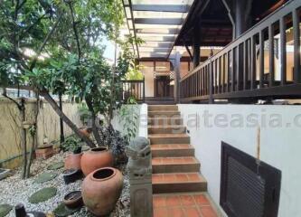 3-Bedrooms Thai Style Modern House with private pool in secure compound - Ekkamai BTS