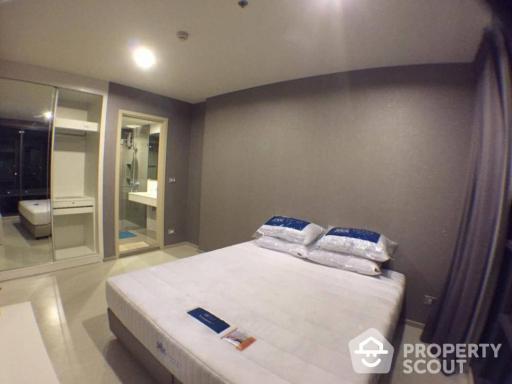 1-BR Condo at Rhythm Sukhumvit 42 near BTS Ekkamai