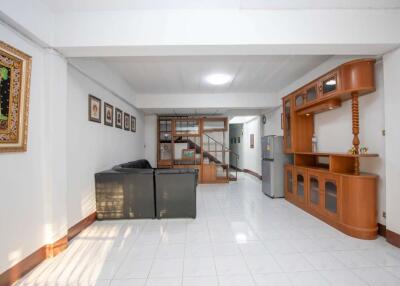 Basic, affordable townhouse to rent only 7,500 baht per month!