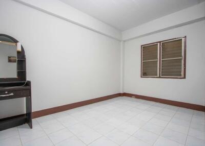 Basic, affordable townhouse to rent only 7,500 baht per month!