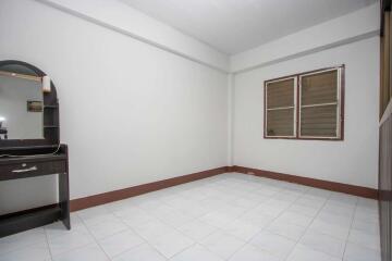 Basic, affordable townhouse to rent only 7,500 baht per month!