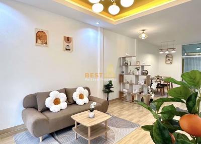 2 Bedrooms Townhouse East Pattaya H011180