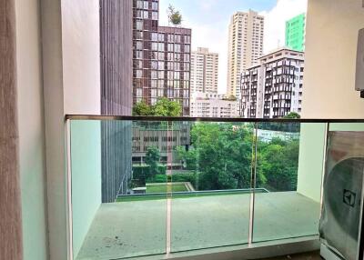 1-BR Condo at Beverly 33 near BTS Phrom Phong