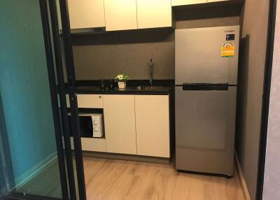 1 bed Condo in The Unique Sukhumvit 62/1 Phrakhanong District C020342