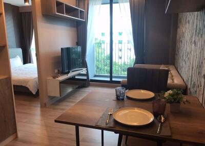 1 bed Condo in The Unique Sukhumvit 62/1 Phrakhanong District C020342