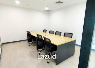 215 SQ.M Office for rent at CW Tower