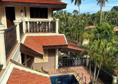 7 Bedrooms Luxury Thai Style House on Large Plot