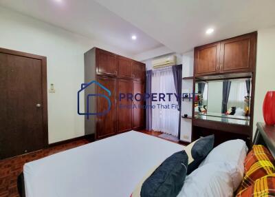 Prasanmit Condominium – 1 bed