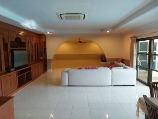 East Pattaya 5 Bedrooms House for Sale