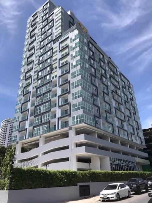 Deluxe Unfurnished One Tower Condo for Sale