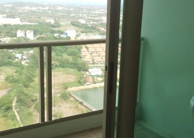 Unfurnished in Riviera Jomtien Condo for Sale