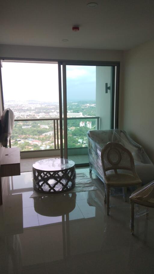 Unfurnished in Riviera Jomtien Condo for Sale