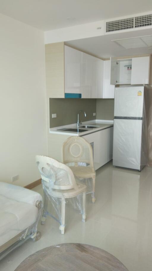 Unfurnished in Riviera Jomtien Condo for Sale