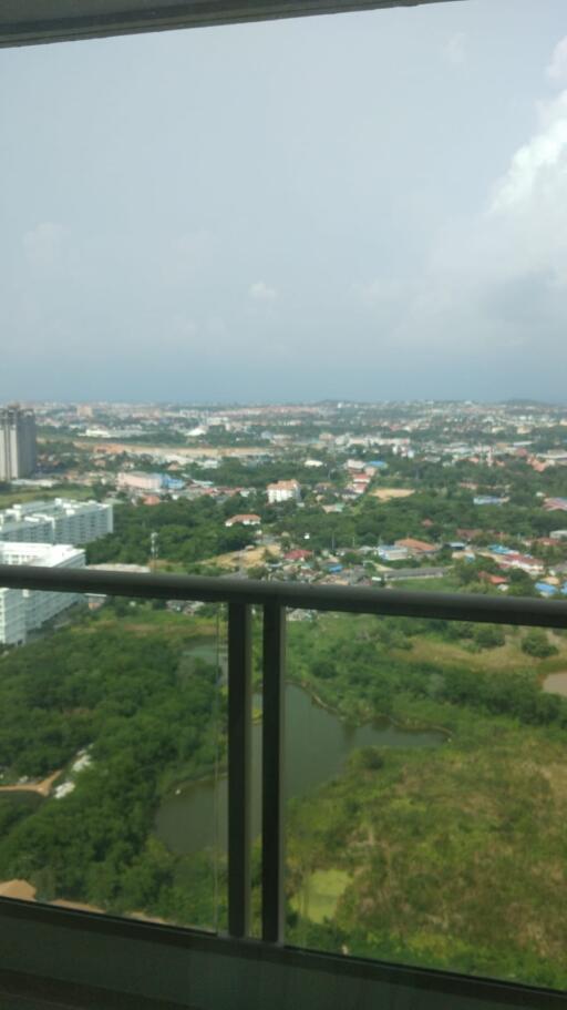 Unfurnished in Riviera Jomtien Condo for Sale