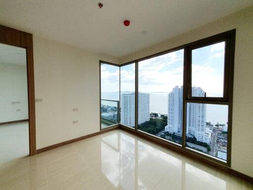 Riviera Jomtien Unfurnished Condo for Sale