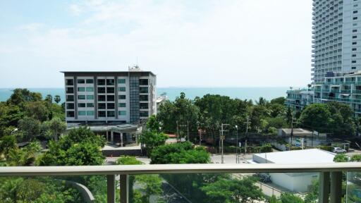 Riviera Wongamat Unfurnished Condo for Sale