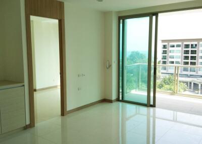 Riviera Wongamat Unfurnished Condo for Sale