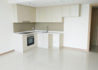 Riviera Wongamat Unfurnished Condo for Sale