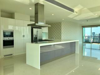 Q Langsuan – 4 bed