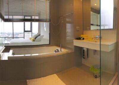 Rhythm Sukhumvit 42 – 2 bed