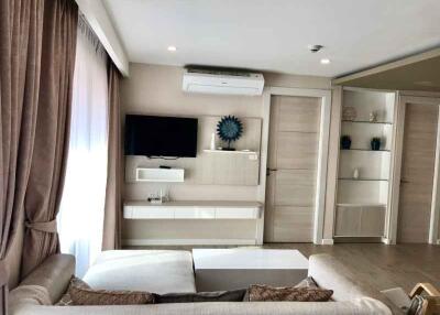 Jomtien Large Seven Seas Condo for Sale