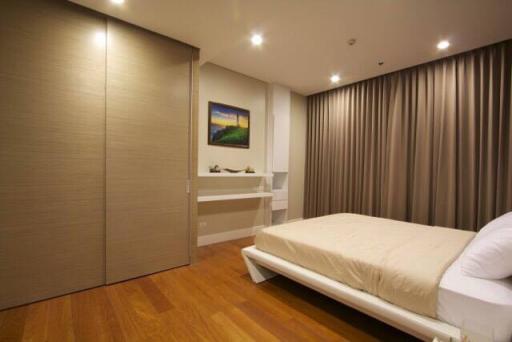 Bright Sukhumvit 24 – 1 bed