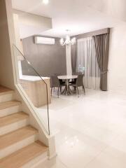 Villa Asoke – 1 bed duplex