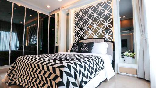 The Crest Sukhumvit 34 – 1 bed