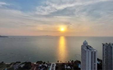 Riviera Wongamat Beach - Penthouse 3 Bed 3 Bath (43rd Floor)