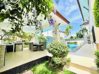 บ้าน ขาย 4 ห้องนอน 250 ตร.ม. ที่ดิน 504 m² ใน  Baan Dusit, Pattaya