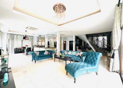 บ้าน ขาย 4 ห้องนอน 250 ตร.ม. ที่ดิน 504 m² ใน  Baan Dusit, Pattaya
