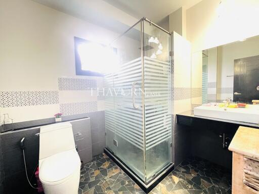 บ้าน ขาย 4 ห้องนอน 250 ตร.ม. ที่ดิน 504 m² ใน  Baan Dusit, Pattaya