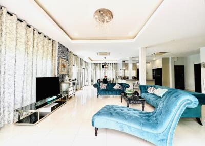 บ้าน ขาย 4 ห้องนอน 250 ตร.ม. ที่ดิน 504 m² ใน  Baan Dusit, Pattaya