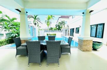 บ้าน ขาย 4 ห้องนอน 250 ตร.ม. ที่ดิน 504 m² ใน  Baan Dusit, Pattaya