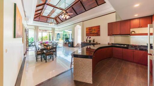 4 Bedroom Pool Villa Walking Distance to Bangtao Beach