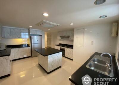 4-BR Apt. near MRT Sukhumvit