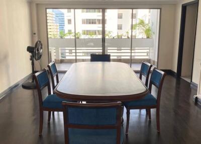 4-BR Apt. near MRT Sukhumvit