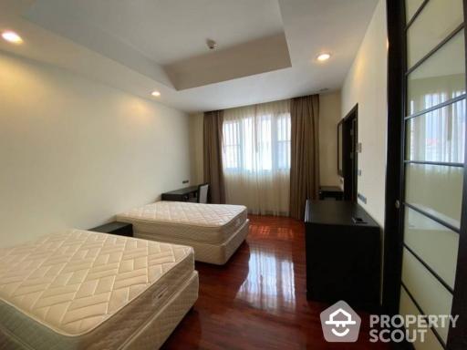 2-BR Apt. near MRT Sukhumvit