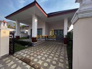 3 Bedrooms Villa / Single House in Baan Dusit Garden Huay Yai H011182