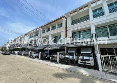 Townhouse at Baan Klang Muang Urbanion Ladprao-Chokchai 4 for sale