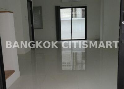 Townhouse at Cozy Nakniwat 24 for sale