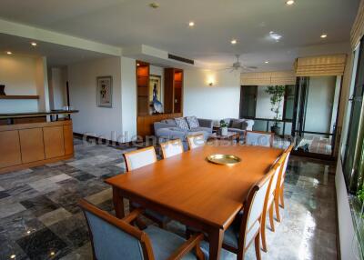 Spacious 3-Bedrooms, 3-Bathrooms with Balconies - Sukhumvit Phrom Phong BTS