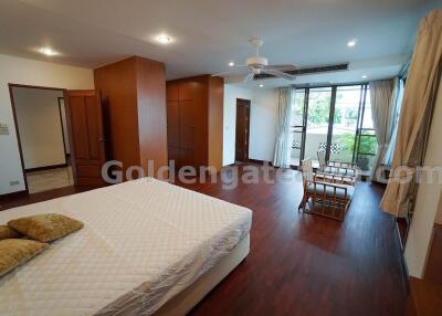 Family-Friendly 3-Bedrooms with balconies - Phrom Phong BTS